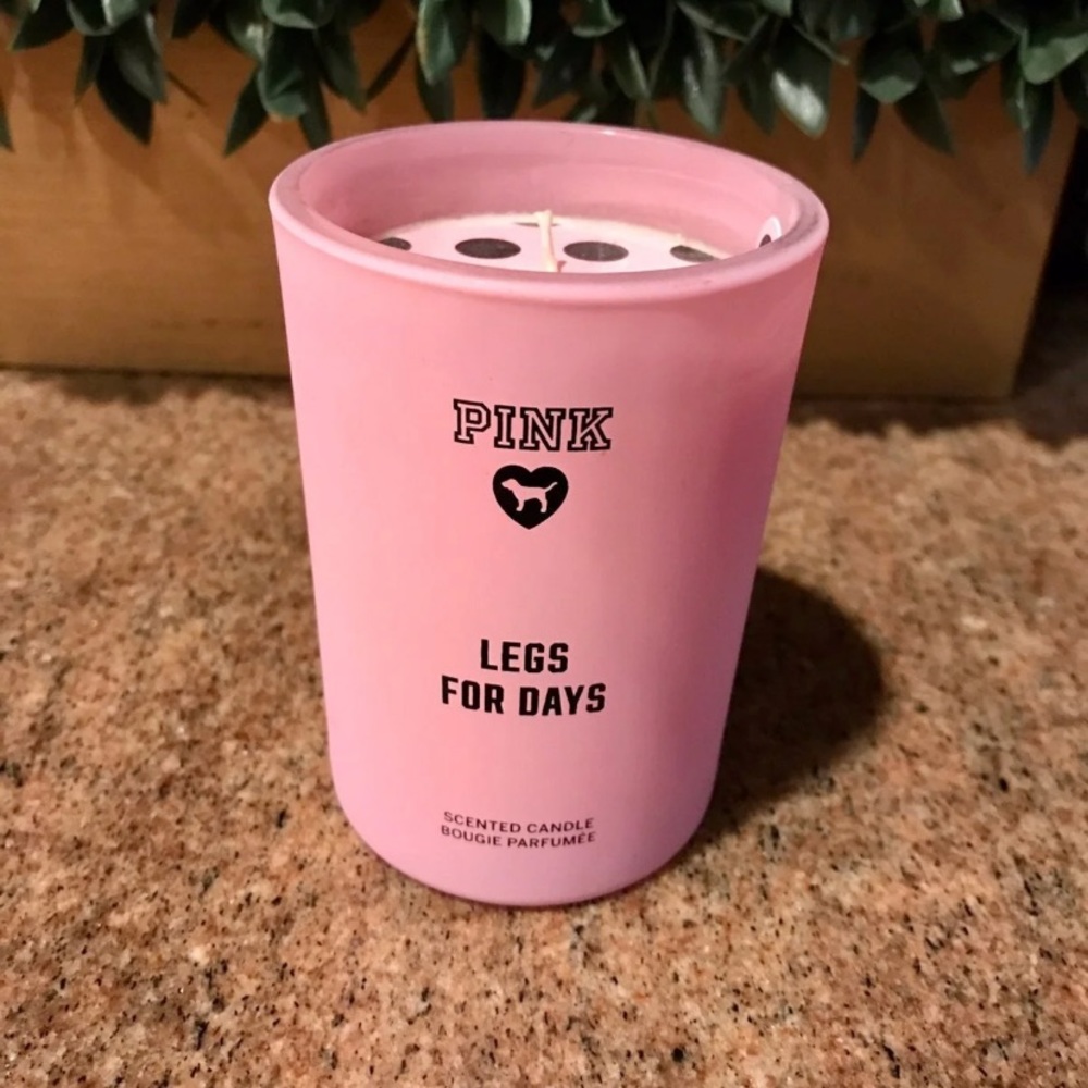 VS PINK LEGS FOR DAYS Scented Candle